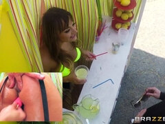 Arsch, Hinter den kulissen, Braunhaarige, Natürlichen titten, Realität, Spielzeuge