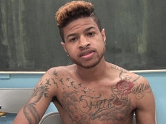 Czarny, Gej, Solo, Tatuaż