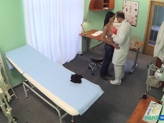 Ερασιτέχνης, Πίπα, Γιατρός, Σε στάση σκύλου στα τέσσερα, Γραφείο, Μουνί, Στολή, Ματάκιας