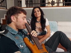 Hot mature Becky Bandini seduced a rock star to fuck