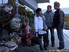 美人, フェラチオ, エロ熟女, イマラチオ, 手コキする, 淫乱熟女, 母, 義母