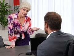 Stor røv, Stor pik, Store bryster, Blondine, Pik sutte, Hundestilling, Kort hår, Bryster