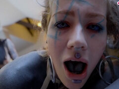 18, Store bryster, Give finger, Lesbisk, Fisse, Stripning, Teenager, Bryster