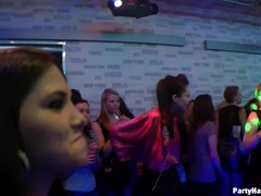 Leie, Cfnm, Bekleidet, Gruppe, Interrassisch, Party