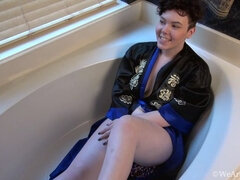 We meet the hairy and sexy Dmitri Vosche in a tub