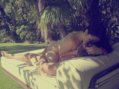 Kukk suging, Brunette, Sperm skott, Basseng, Fitte