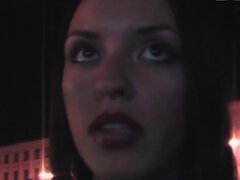 Store bryster, Pik sutte, Brunette, Par, Beskidt, Kysse, Udendørs, Offentlig