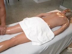 Pervert Masseur Makes Client Squirt Like a Fountain - Close-Up Pussy Orgasm