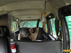 Sucer une bite, Voiture, Tromperie, Doigter, Léchez, De plein air, Pov, Chatte