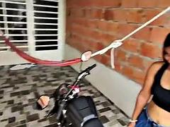 Amatör, Avsugning, Kameltå, Creampie, Latina, Underkläder, Utomhus, Pov