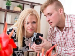 Hatalmas hátsó, Tekintélyes didik, Szőke, Cumizás, Kutya póz, Természetes mellek, Vékony, Tini