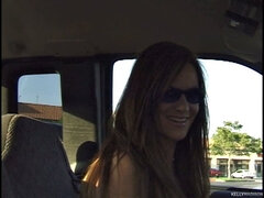 Gros seins, Voiture, Robe, Nourriture, Lunettes, Masturbation, Chatte, Solo