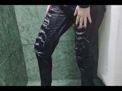 I forgot to take off my clothes and I washed my hair with my jeans and t-shirt on.