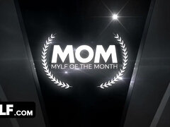 Blondýna, Kuřba, Prsatá, Pár, Stříkání spermatu, Na pejska, Přírodní prsa, Kozičky