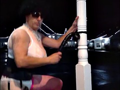 Amatéři, Velké kozy, Kluk v dámském, Masturbace, Dospělé, Na veřejnosti, Shemale, Strapon