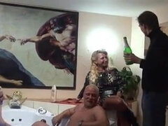 Mature libertines orgy - Geiler Paerchentausch - multiple Orgasmen!