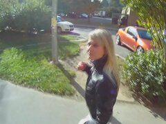 Blond, Kukk suging, Europeisk, Utendørs, Offentlig, Fitte, Ridning, Svelge