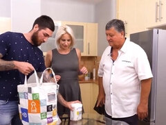 18, Blondine, Pik sutte, Fanget, Far, Slikning, Fisse, Teenager