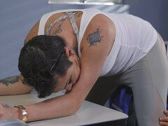 Anális szex, Tekintélyes didik, Fekete, Cumizás, Kőkemény, Leborotvált, Nőférfi, Tetkó