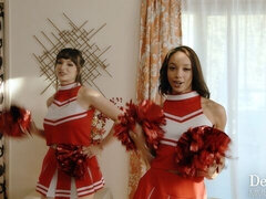 18 χρονον, Μεγάλος κώλος, Μεγάλος πούτσος, Πίπα, Μαζορέτα, Φυσικά βυζιά, Έφηβος, Βυζιά