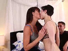 Barnvakt, Avsugning, Sperma shot, Milf, Stockings, Trekant