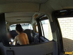 18, Stor stjärt, Stora tuttar, Sperma shot, Ansiktsbehandling, Glasögon, Goth, Tuttar