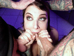 Stor kuk, Avsugning, Brunett, Milf, Mamma, Pov, Trekant