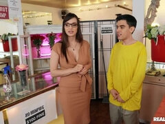 Américain, Queue, En levrette, Face assise, Lunettes, Talons, Léchez, Rasée