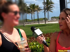 Brunette, Bakfra, Kjole, Hardcore, Sexy undertøy, Strømper, Trekant, Pupper