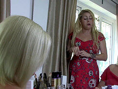 Stor svart kvinne, Stor rumpe, Biseksuell, Kukk suging, Britisk, Kyssing, Moden, Trekant