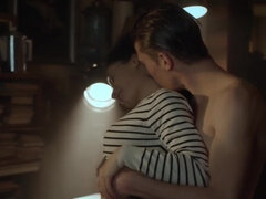 Gros seins, Tir de sperme, En levrette, Embrassement, Léchez, Réalité, Tatouage, Adolescente