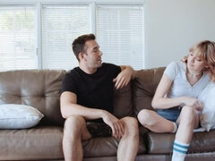 Blondína, Kuřba, Brat, Péro, Prstovanie, Výprask, Prirodzené prsia, Pička