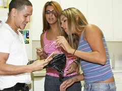 Veľký zadok, Veľké péro, Veľké kozy, Kuřba, Na psíka, 2 ženy 1 muž