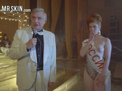 Stor kuk, Stora tuttar, Avsugning, Doggystyle, Mellanrasig, Kysser, Onani, Milf