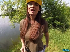 Amatööri, Suihinotto, Takaapäin, Käsihoito, Ulkona, Näkökulma pov, Julkinen, Tissit