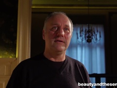 Bella, Pompino, Brunetta, Venire in bocca, Toccando, Leccata, Masturbazione, Rasata