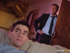 Britannique, Brunette brune, Tromperie, Doigter, Bâillonner, Branlette thaïlandaise, Seins naturels, Nénés