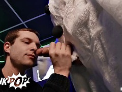 In den arsch, Grosser schwanz, Blasen, Spermaladung, Schwul, Handjob, Muskel, Tätowierung