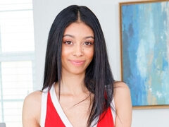 Avsugning, Brunett, Docka, Fingering, Handjobb, Pov, Strippning, Tuttar