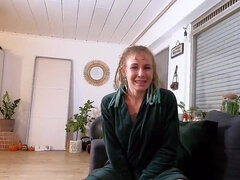 18 ans, Nana, Blonde, Sucer une bite, En gros plan de très près, Tir de sperme, Hard, Maigrichonne