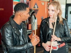 Velký zadek, Blondýna, Na pejska, Mezirasové, Přírodní prsa, Pička, Teenka, Kozičky