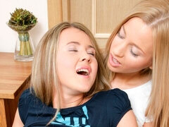 Zadek, Blondýna, Prstění, Fisting, Hardcore, Masturbace, Pička, Teenka