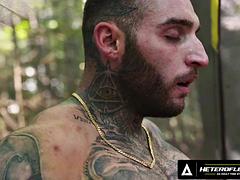 Striekanie semena, Fetiš, Gay, Honění, Hardcore, Svaly, Vonku, Realita