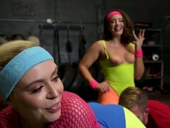 Μεγάλος κώλος, Ξανθιά, Πίπα, Μελαχροινή, Φετιχ, Ηδ, Άξεστος, Τρίο