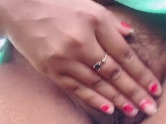 Clitoris grande, Tetas grandes, Pareja, Hd, Indio, Tetas naturales, Al aire libre, Orinar