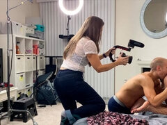 Bagved scenerne, Stor røv, Store bryster, Pik sutte, Brunette, Sort, Imellem racer, Kort hår