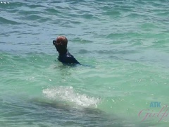 Amatør, Støvletter, Blotting, Kjæreste, Olje, Orgasme, Utendørs, Offentlig