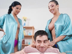 Yorgelis Carrillo and Vitoria Beatriz are fucking with a big boner