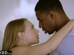 Gros seins, Noire, Sucer une bite, Queue, Faciale, Interracial, Chevaucher, Fessée