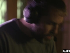 Sperma shot, Långt ner i halsen, Ansiktsbehandling, Fingering, Hd, Mellanrasig, Tonåring, Tuttar